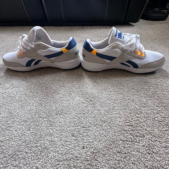 Reebok Royal Flag Shoes Men - Picture 4 of 5